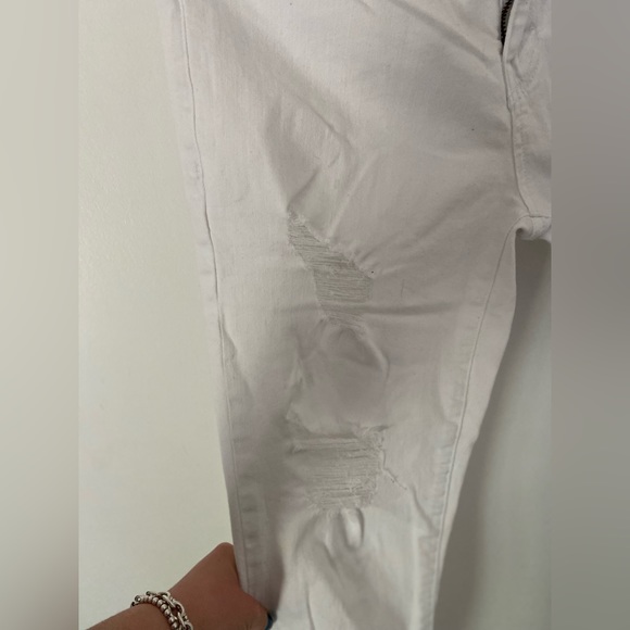 Men’s Guess Avalon Modern White Skinny Ripped Jeans - Picture 8 of 16